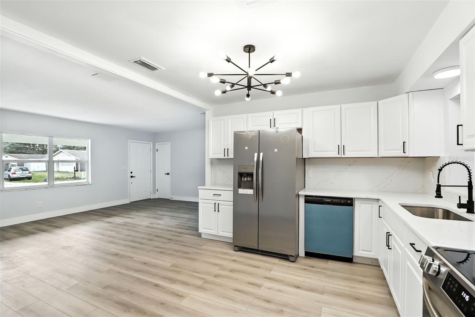 Image 7 of 26 For 216 Tangelo Avenue