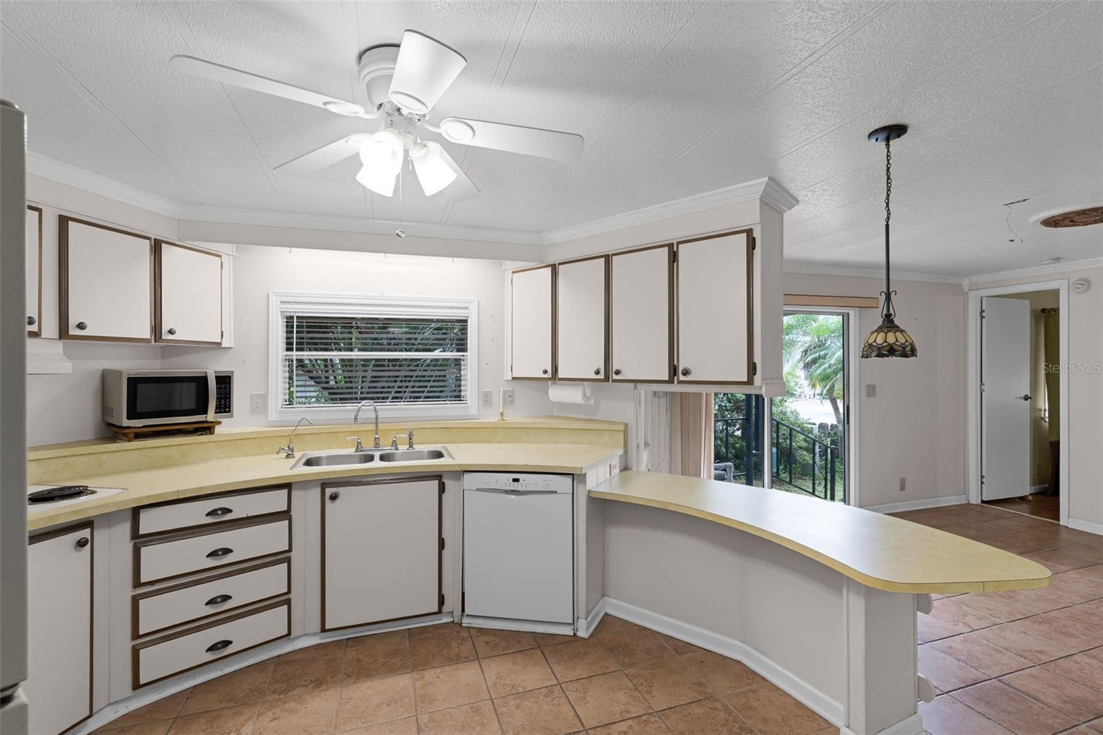 Image 10 of 50 For 192 Palm Meadows Drive