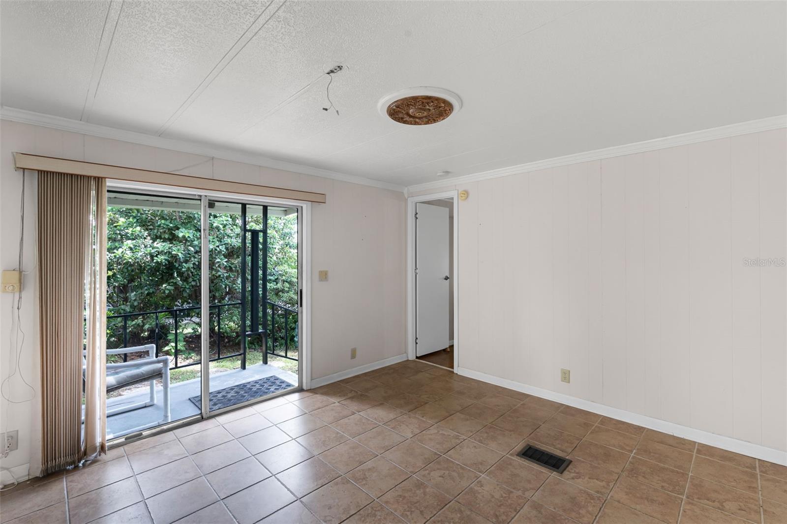 Image 14 of 50 For 192 Palm Meadows Drive