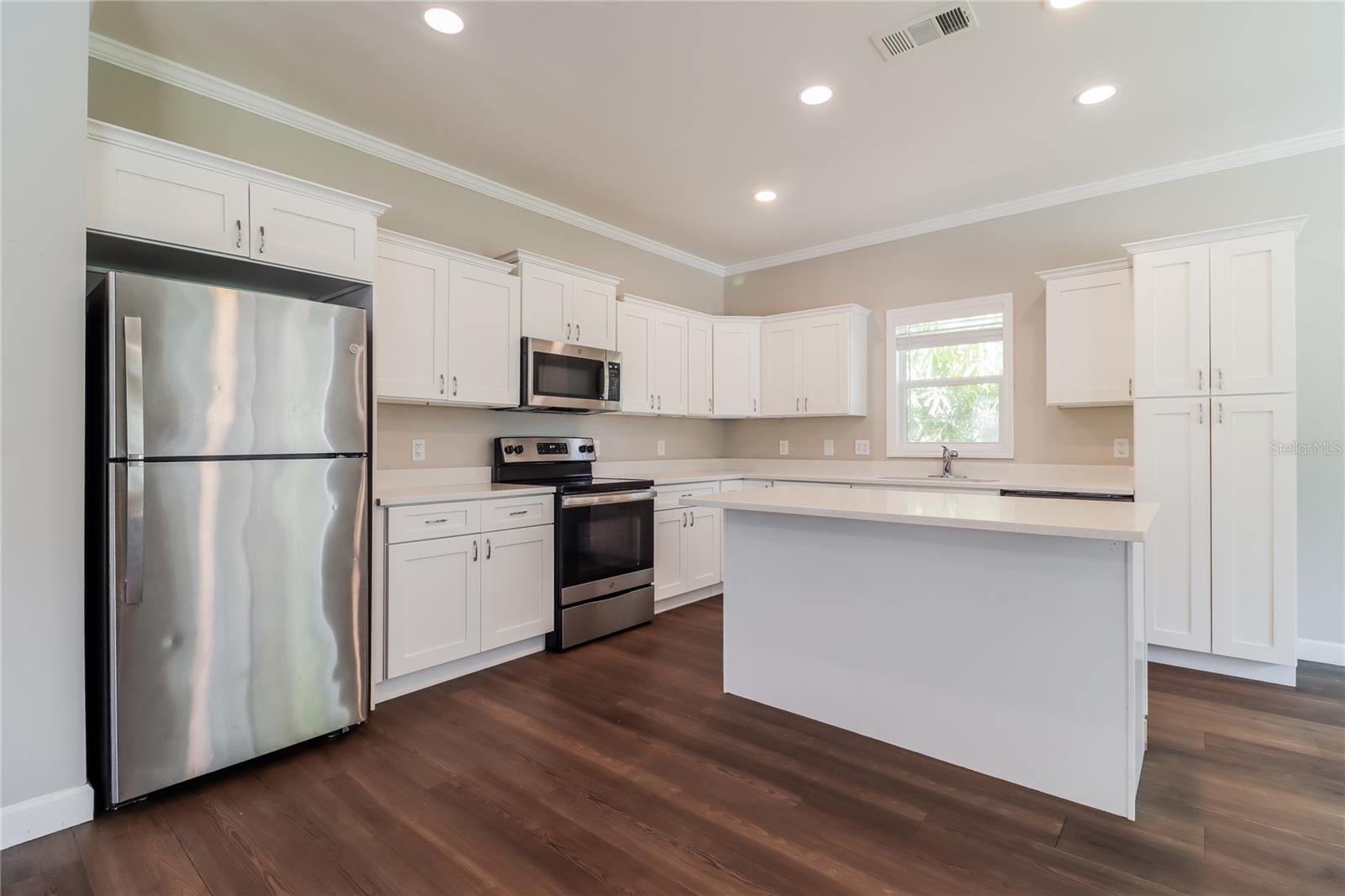 Image 7 of 16 For 1559 13th Street S