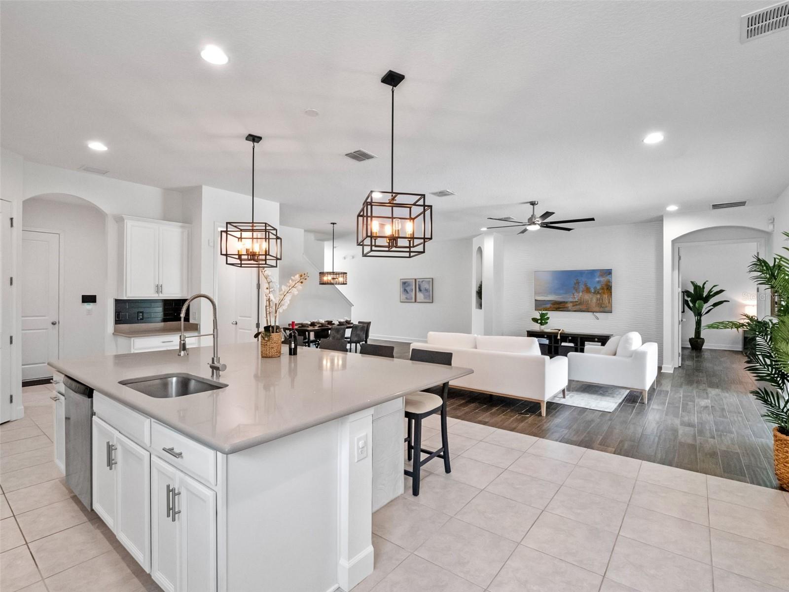 Image 14 of 51 For 7519 Mandarin Grove Way