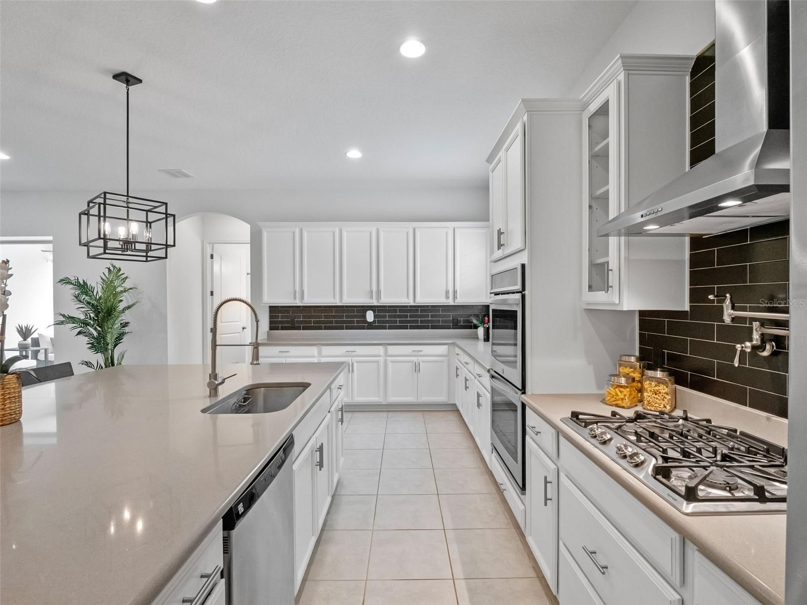 Image 16 of 51 For 7519 Mandarin Grove Way