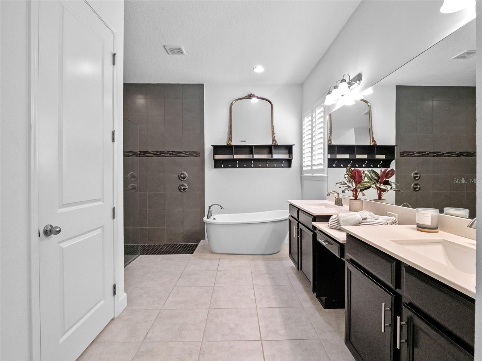 Image 20 of 51 For 7519 Mandarin Grove Way