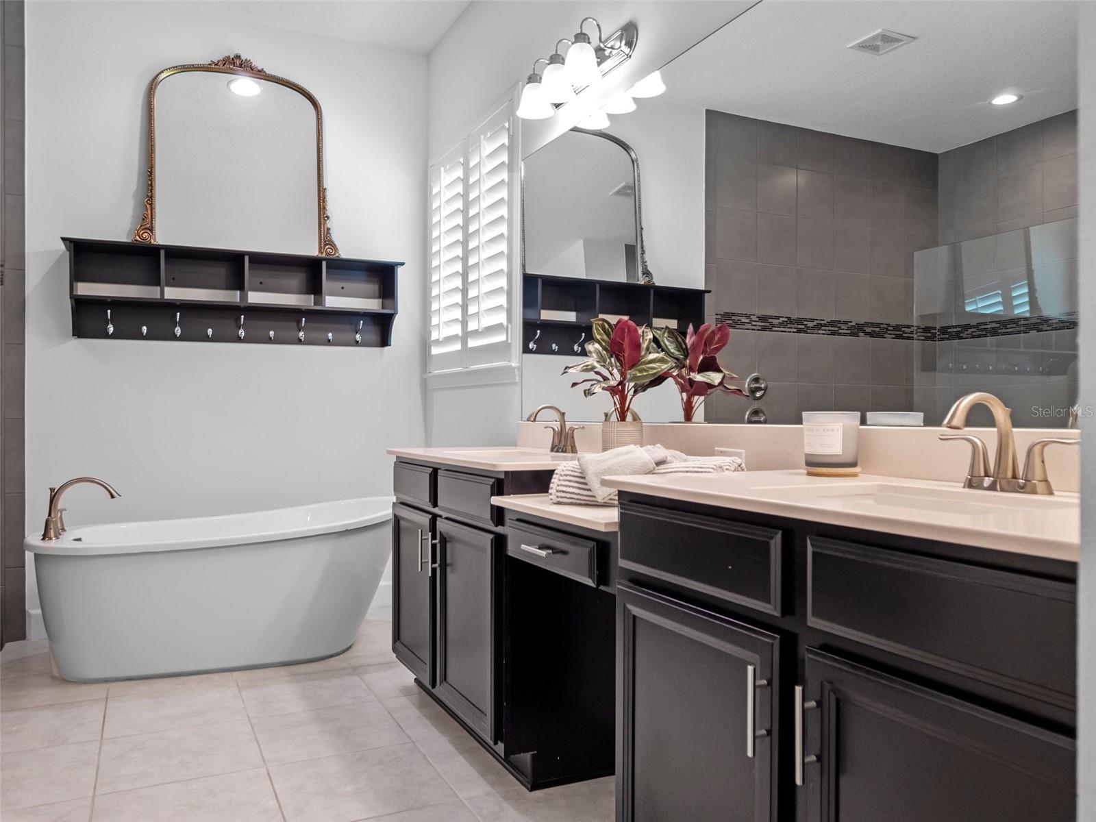 Image 21 of 51 For 7519 Mandarin Grove Way