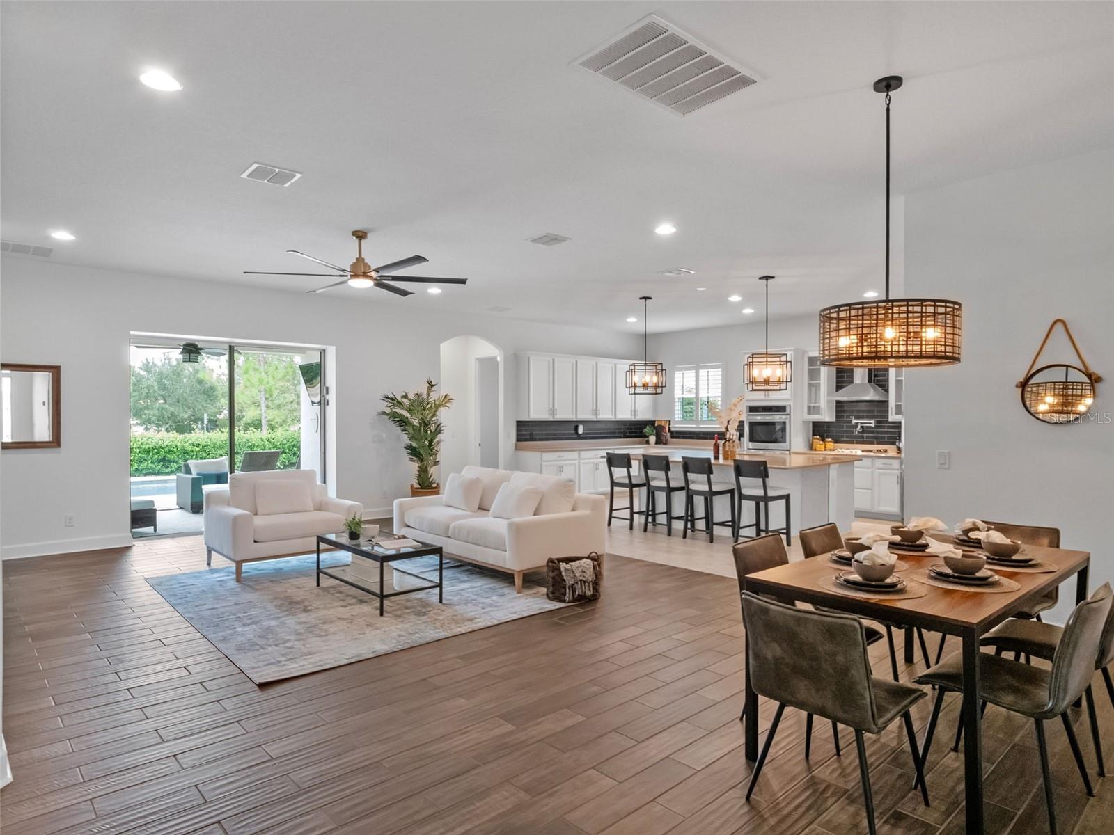Image 4 of 51 For 7519 Mandarin Grove Way