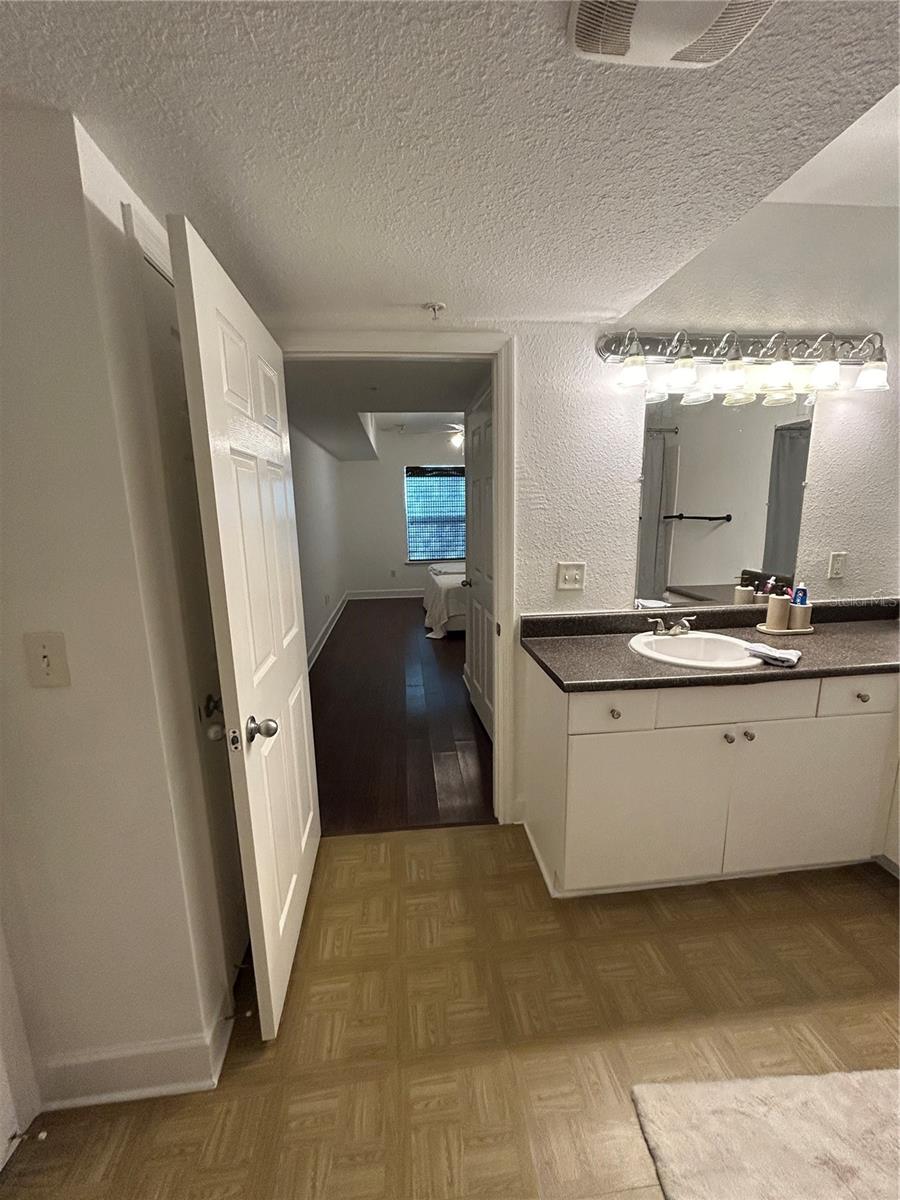 Image 11 of 27 For 304 South Street 4027
