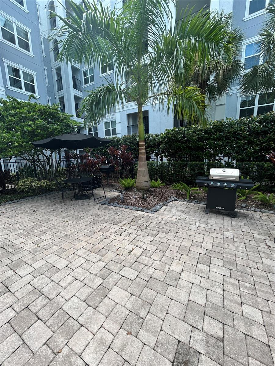 Image 22 of 27 For 304 South Street 4027