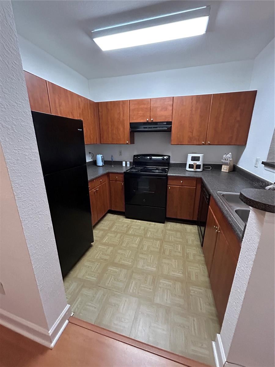 Image 4 of 27 For 304 South Street 4027