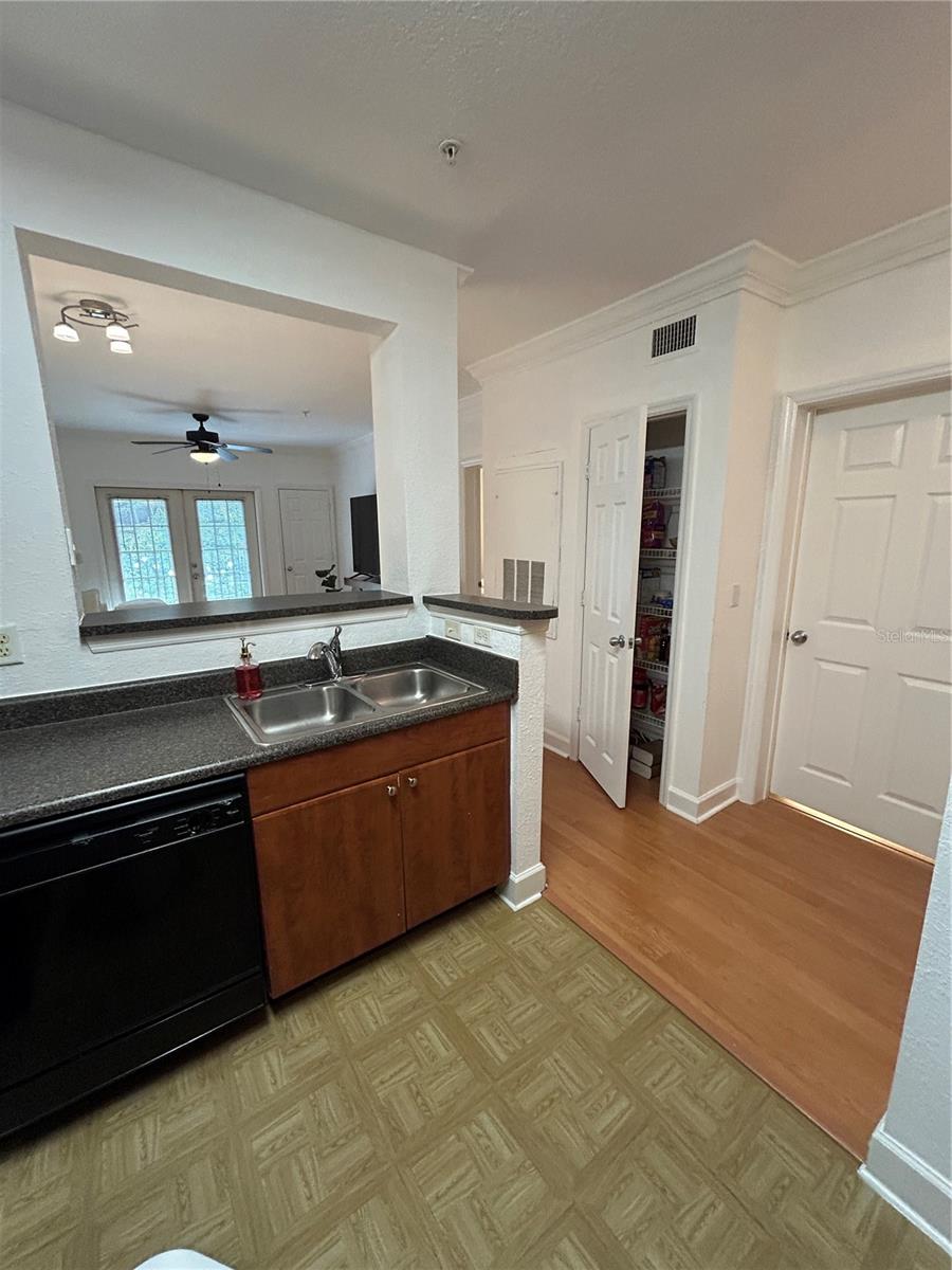 Image 5 of 27 For 304 South Street 4027