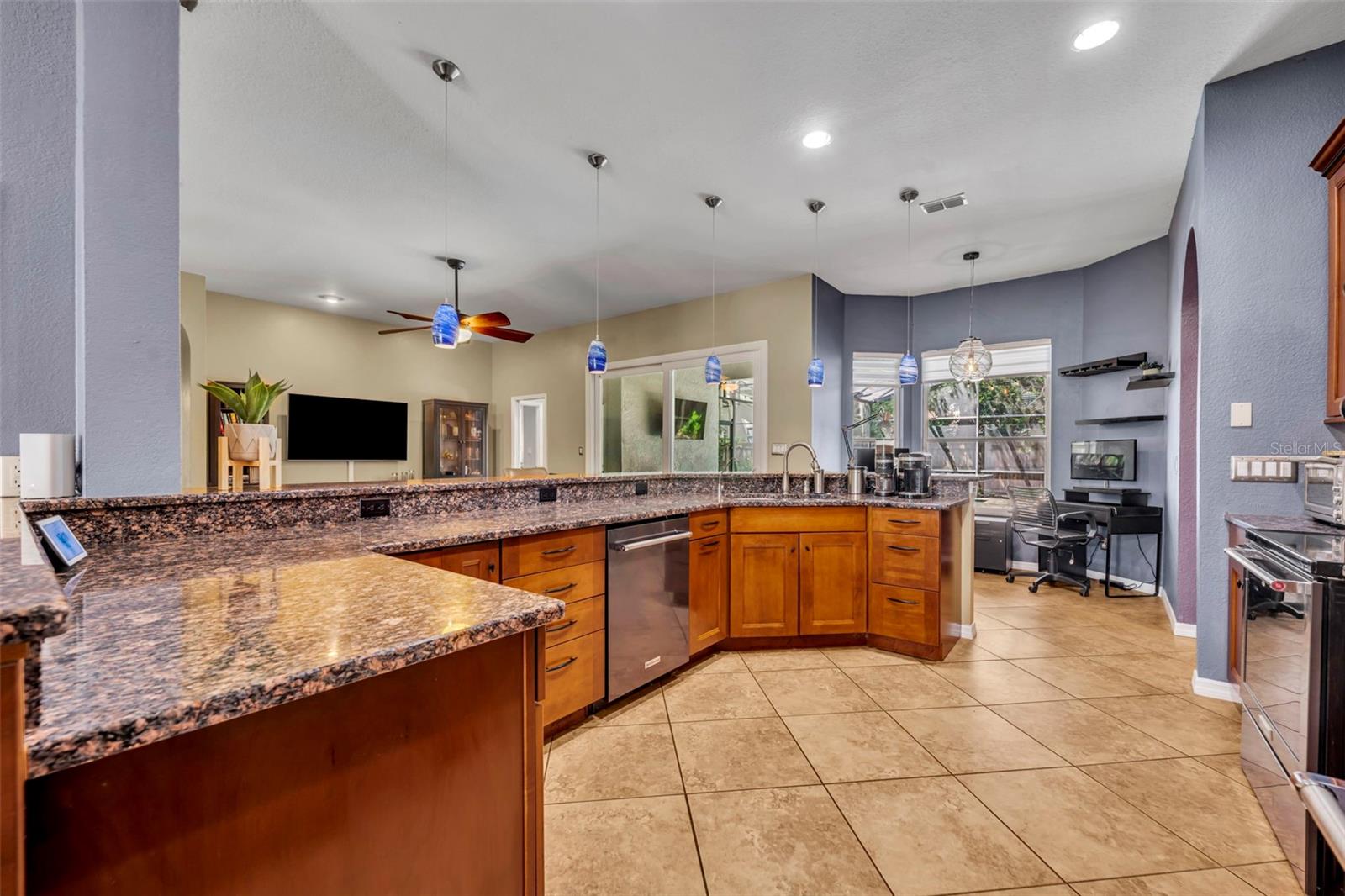Image 10 of 43 For 10439 Pointview Court