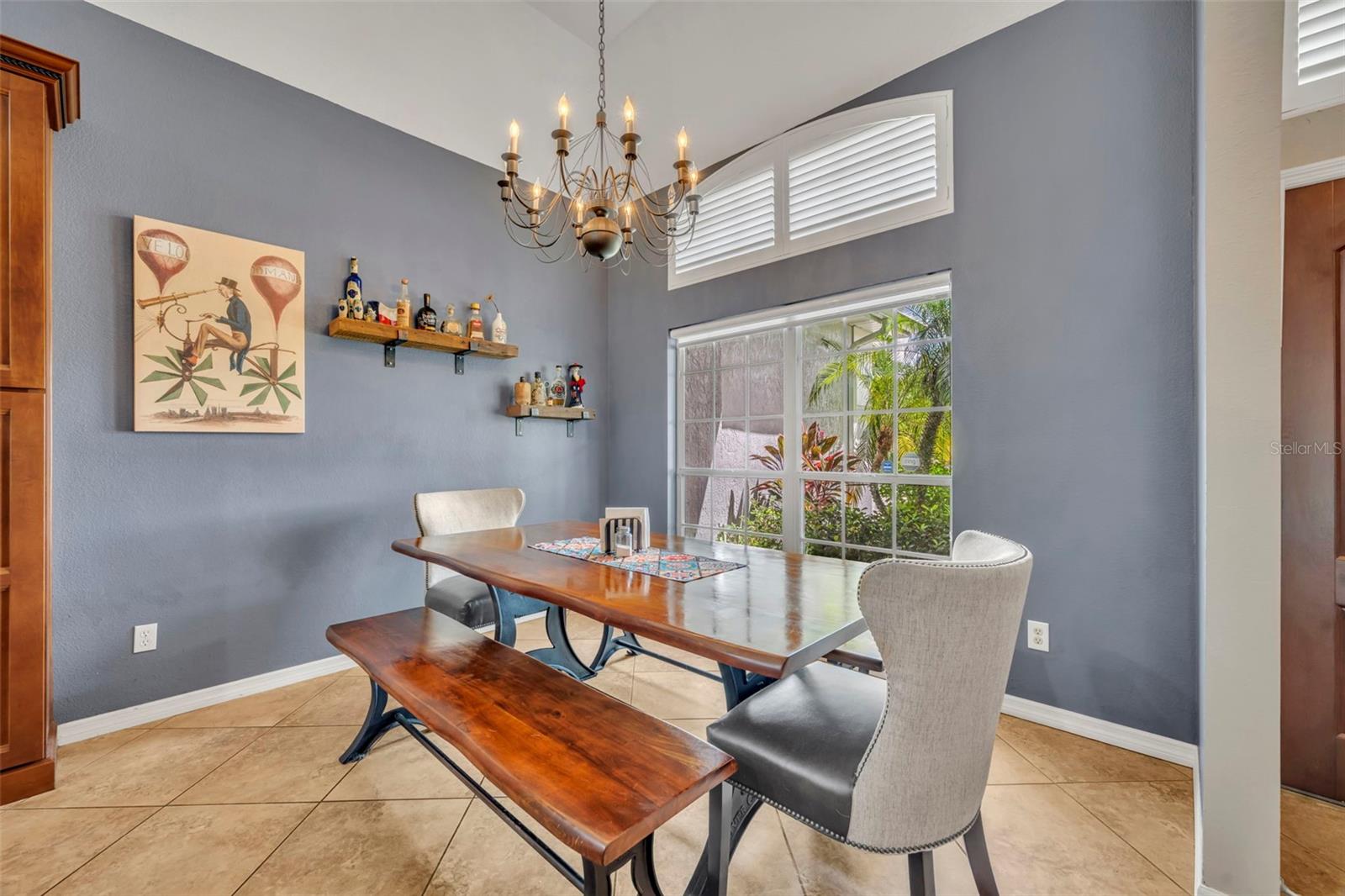 Image 12 of 43 For 10439 Pointview Court