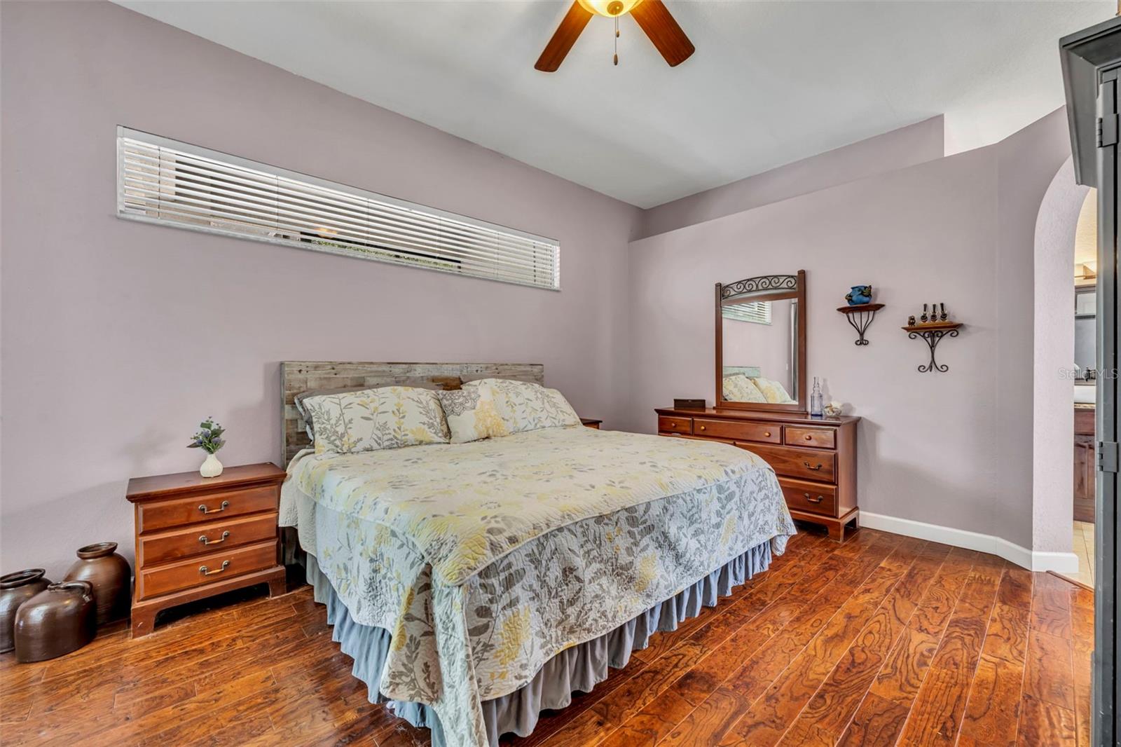 Image 16 of 43 For 10439 Pointview Court