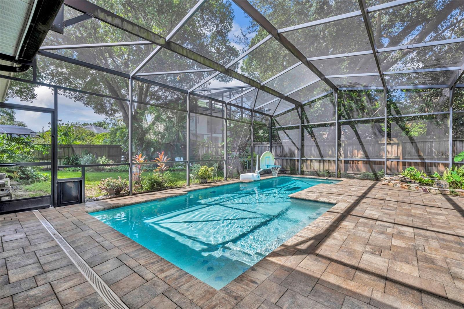 Image 31 of 43 For 10439 Pointview Court