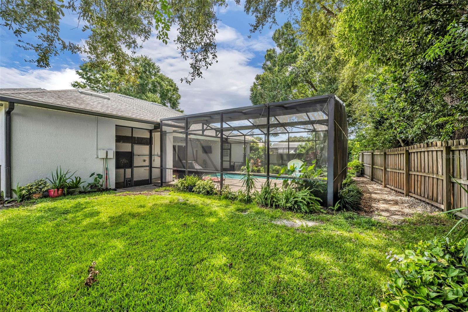 Image 34 of 43 For 10439 Pointview Court