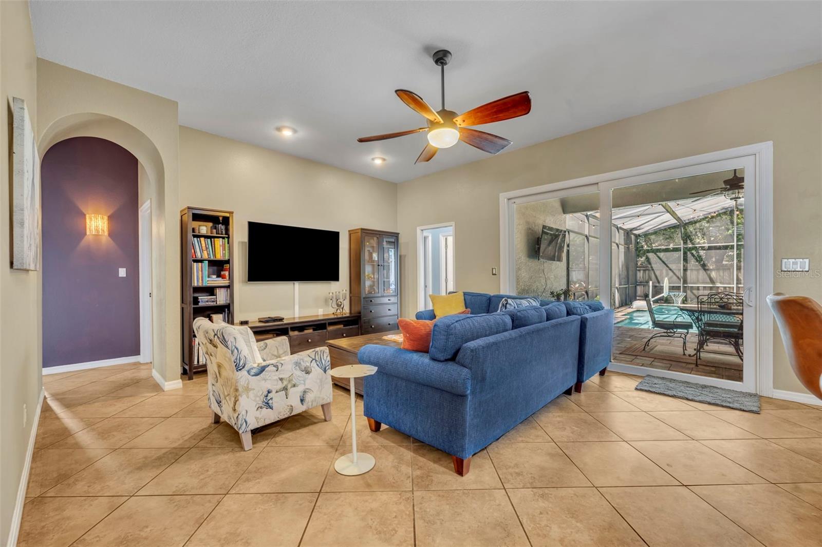 Image 5 of 43 For 10439 Pointview Court
