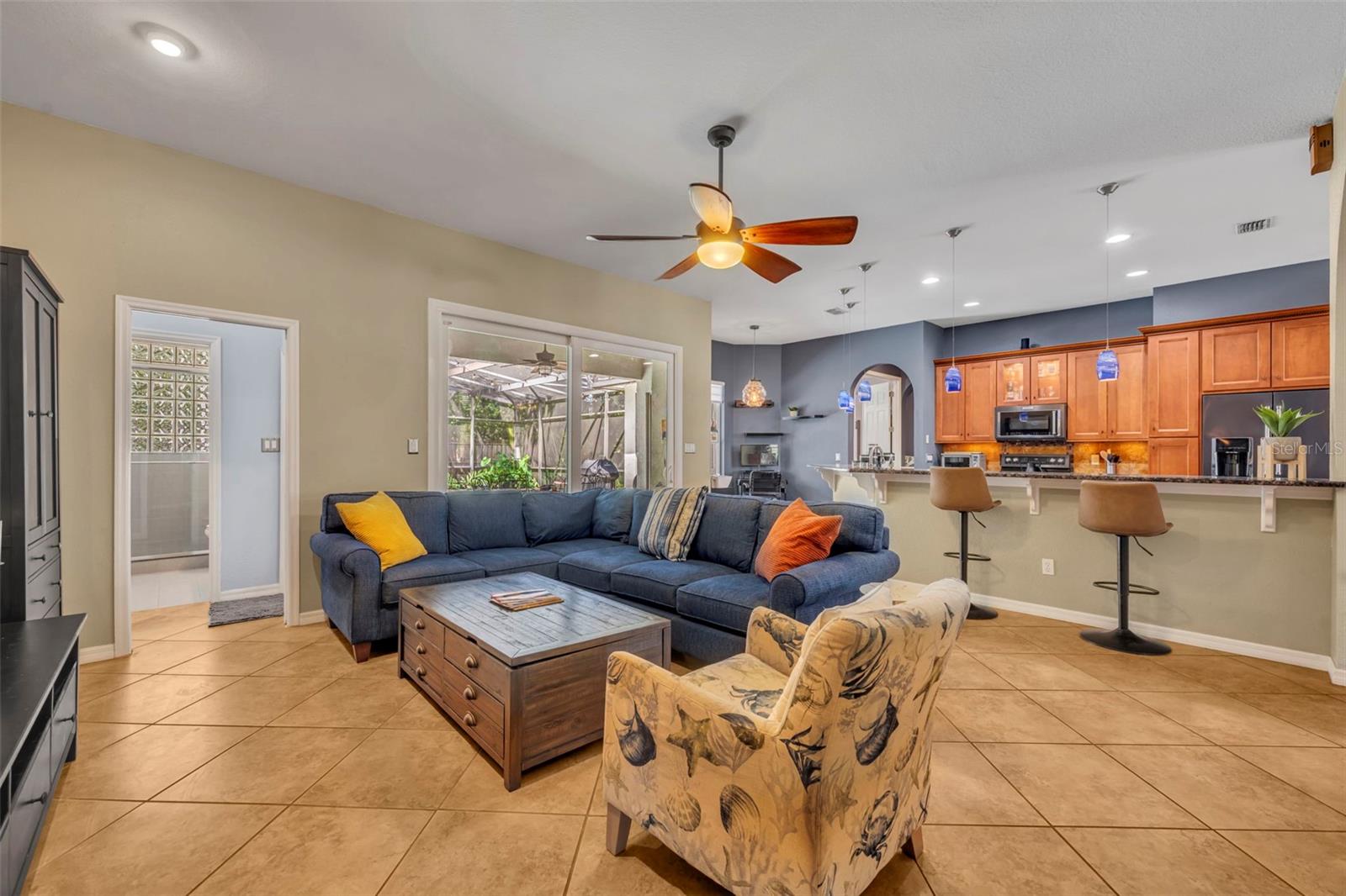 Image 6 of 43 For 10439 Pointview Court