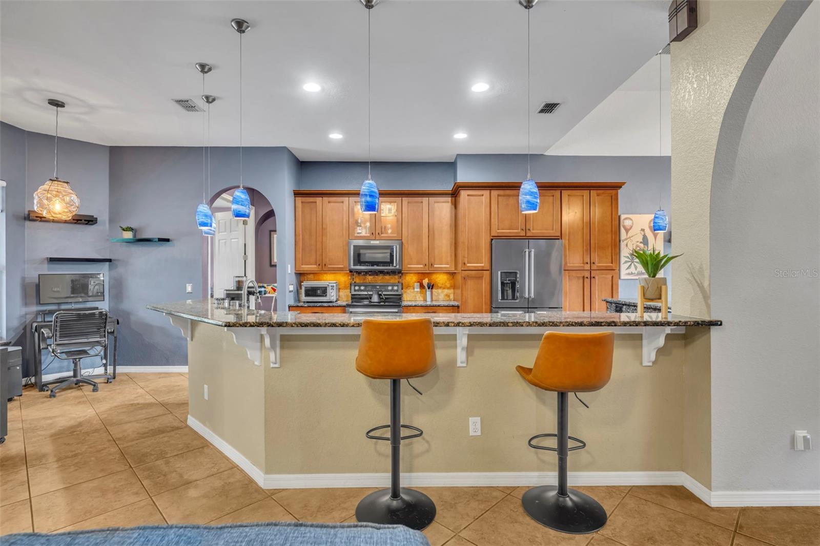 Image 7 of 43 For 10439 Pointview Court