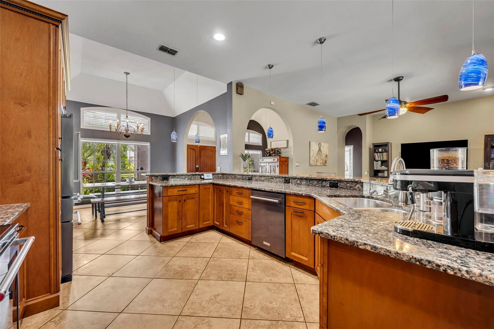 Image 8 of 43 For 10439 Pointview Court