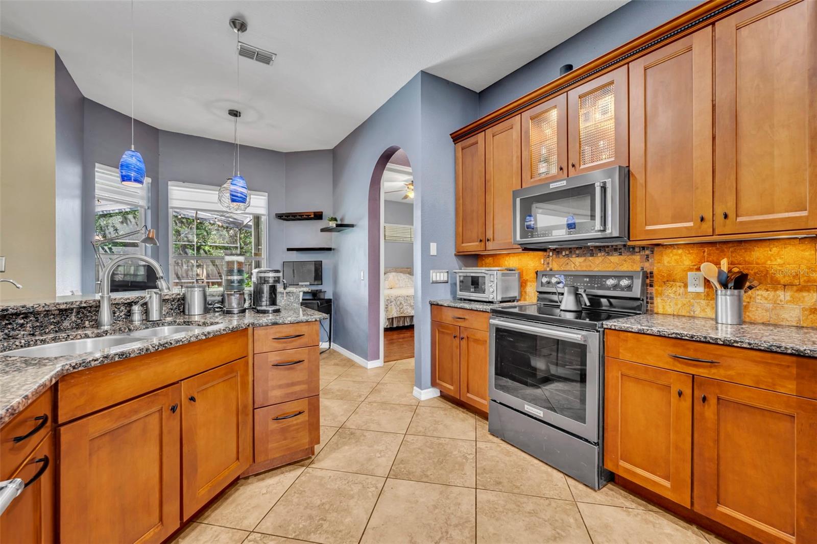 Image 9 of 43 For 10439 Pointview Court