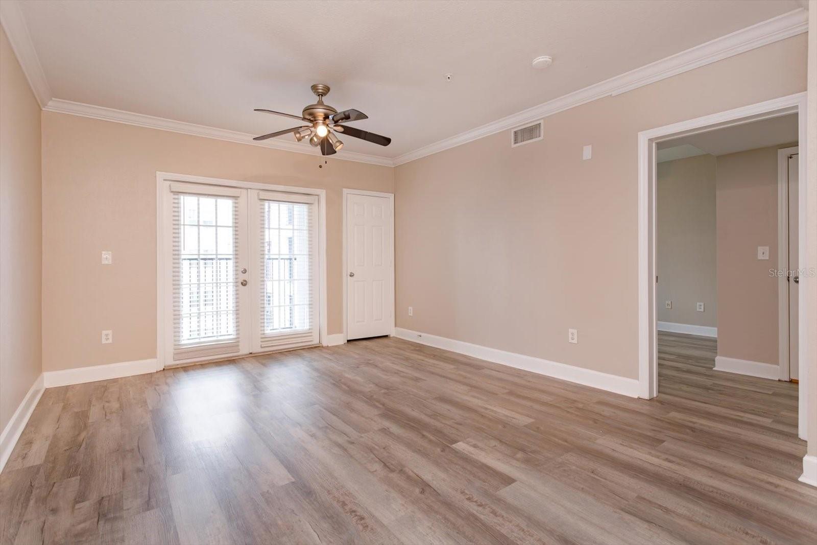 Image 10 of 22 For 204 E South St  4060