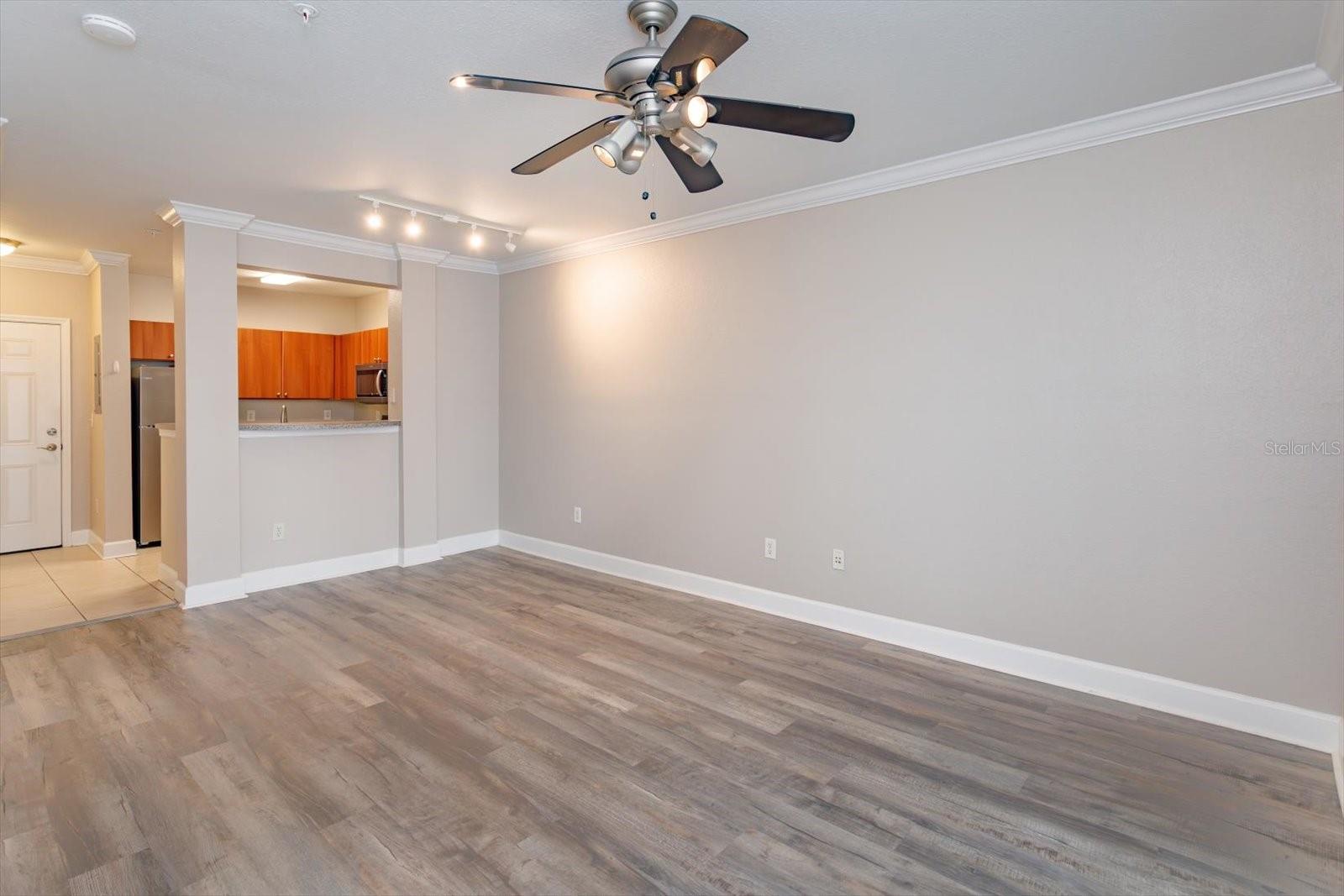 Image 12 of 22 For 204 E South St  4060