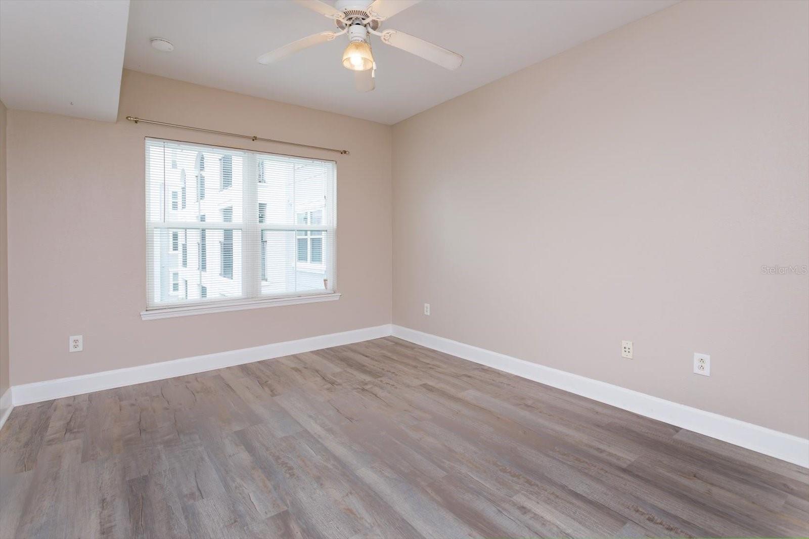 Image 13 of 22 For 204 E South St  4060