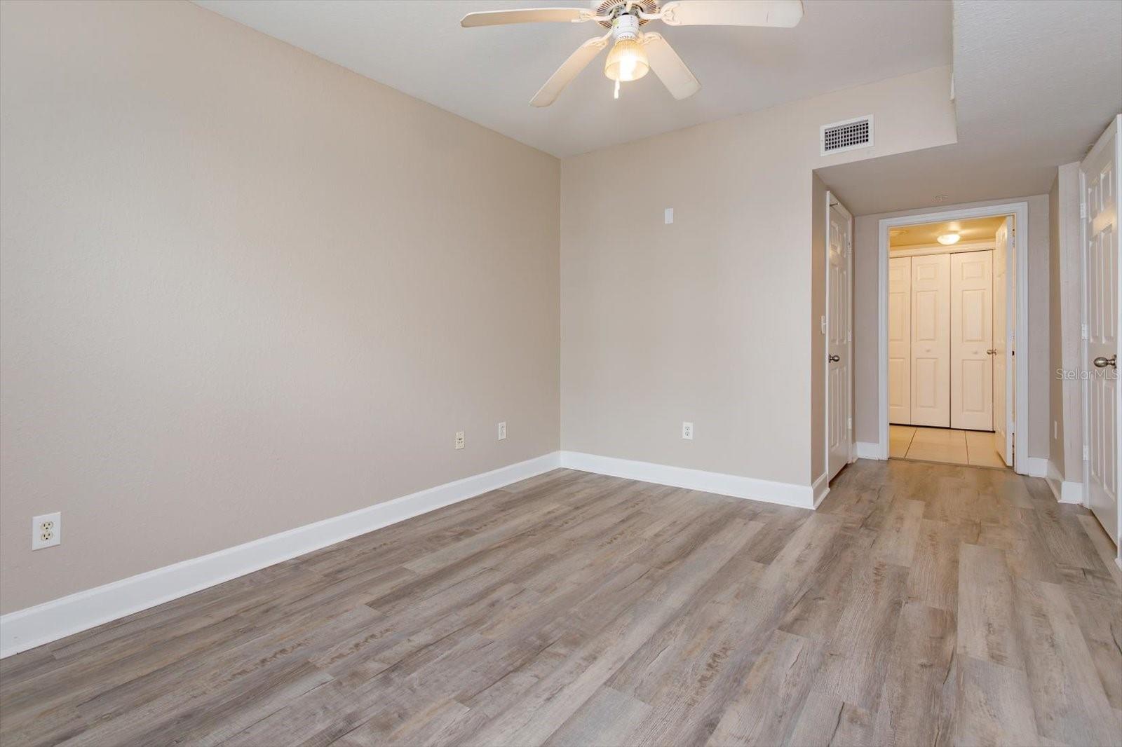 Image 14 of 22 For 204 E South St  4060