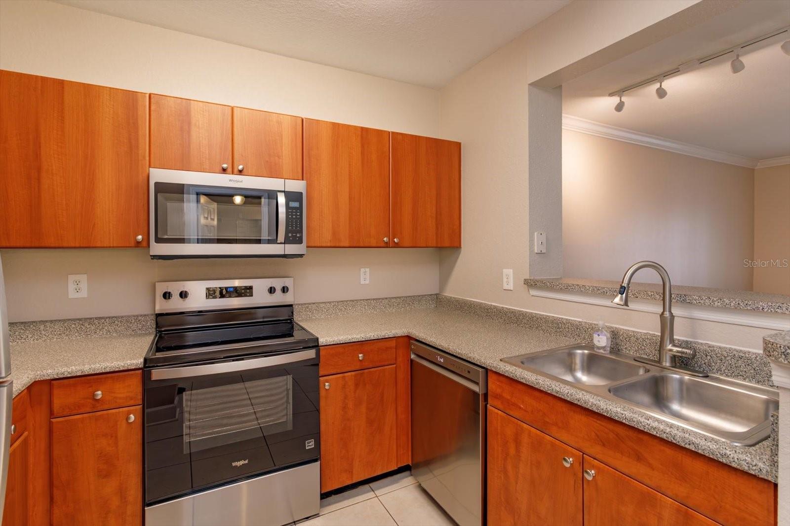 Image 4 of 22 For 204 E South St  4060