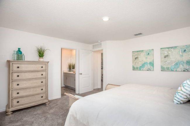 Listing photo id 13 for 2845 Gardenia Drive