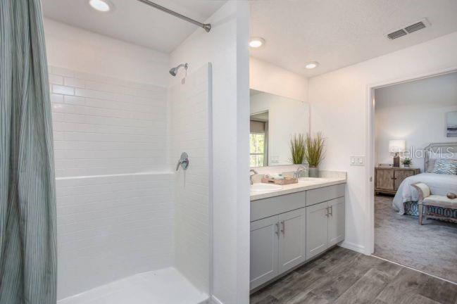 Listing photo id 15 for 2845 Gardenia Drive