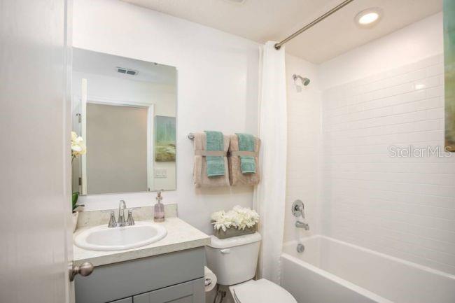 Listing photo id 25 for 2845 Gardenia Drive