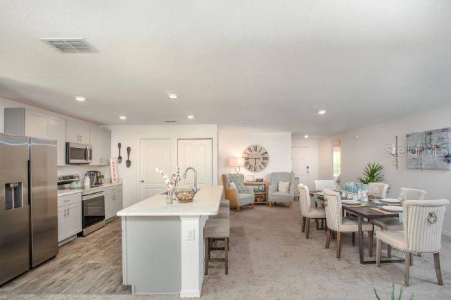 Listing photo id 6 for 2845 Gardenia Drive