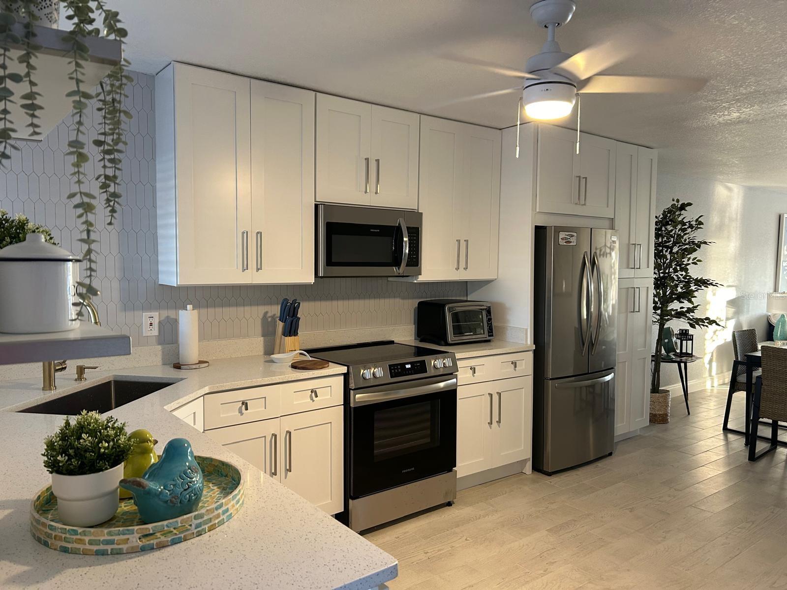 Image 11 of 25 For 1008 Apollo Beach Boulevard 210