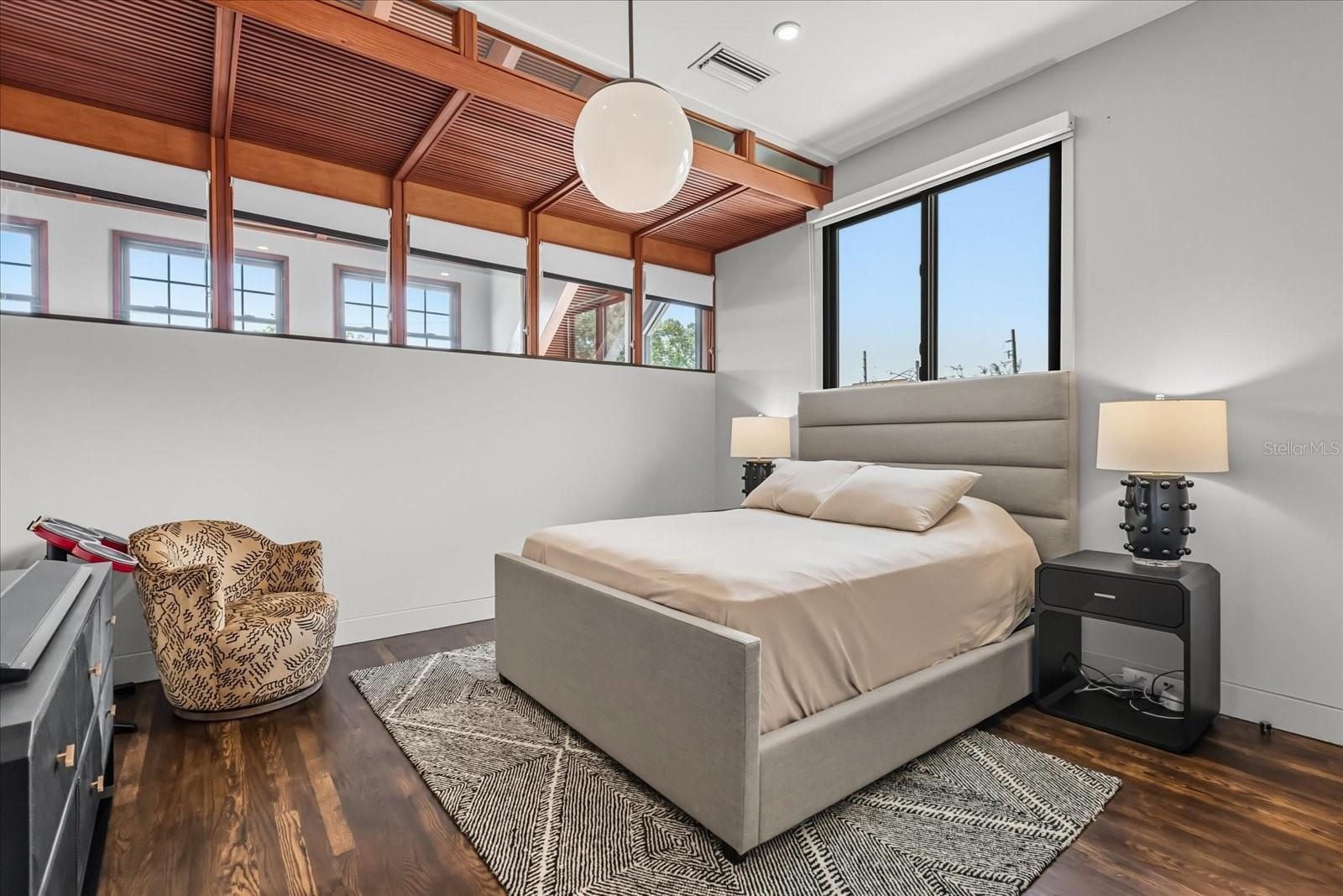 Image 13 of 77 For 119 Hyer Avenue