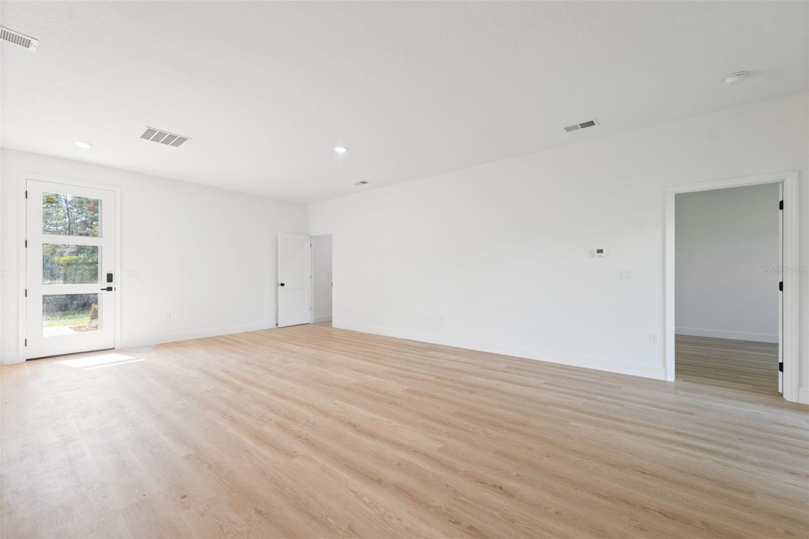 Image 10 of 37 For 17943 38th Avenue Road