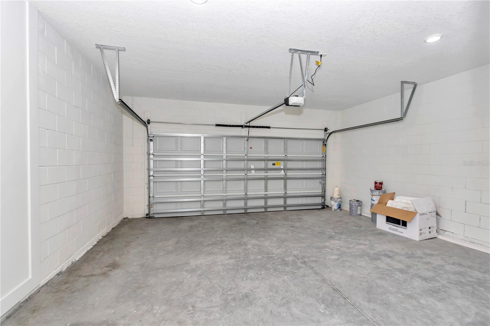 Listing photo id 25 for 10932 Frantz Avenue