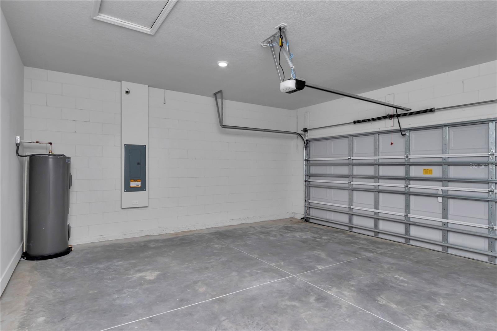 Listing photo id 31 for 10932 Frantz Avenue