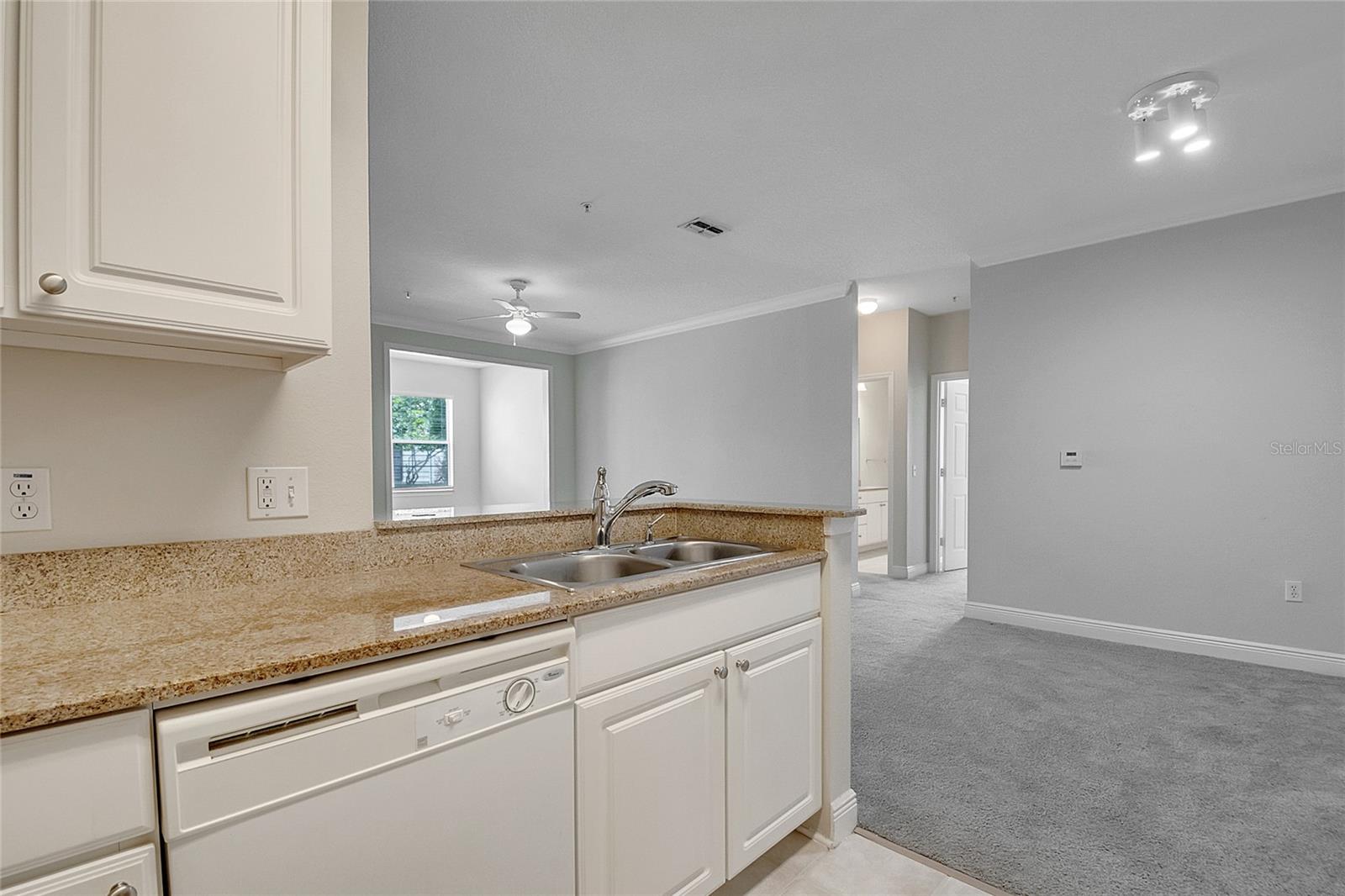 Image 29 of 43 For 130 Southern Pecan Circle 108