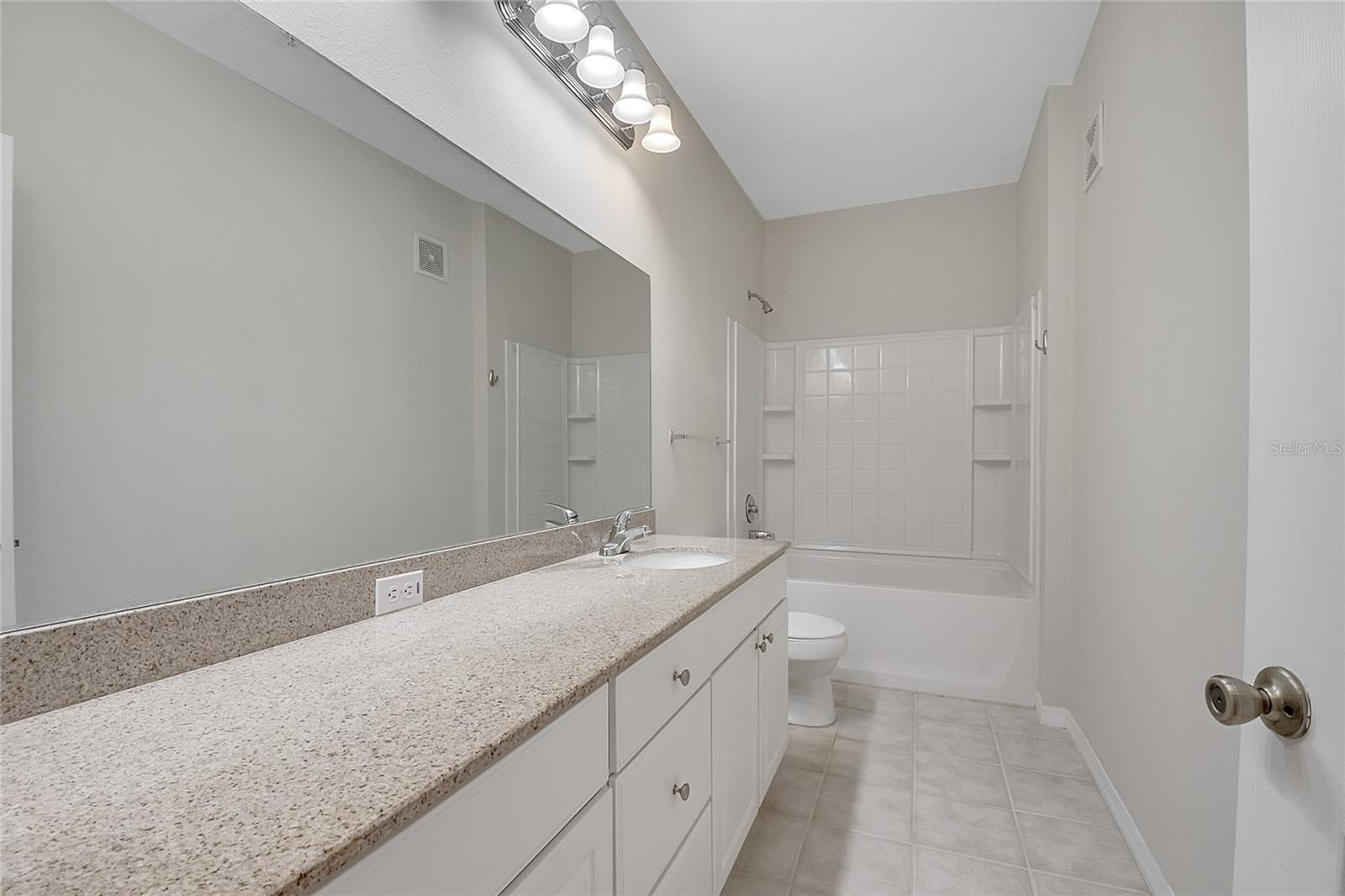 Image 39 of 43 For 130 Southern Pecan Circle 108