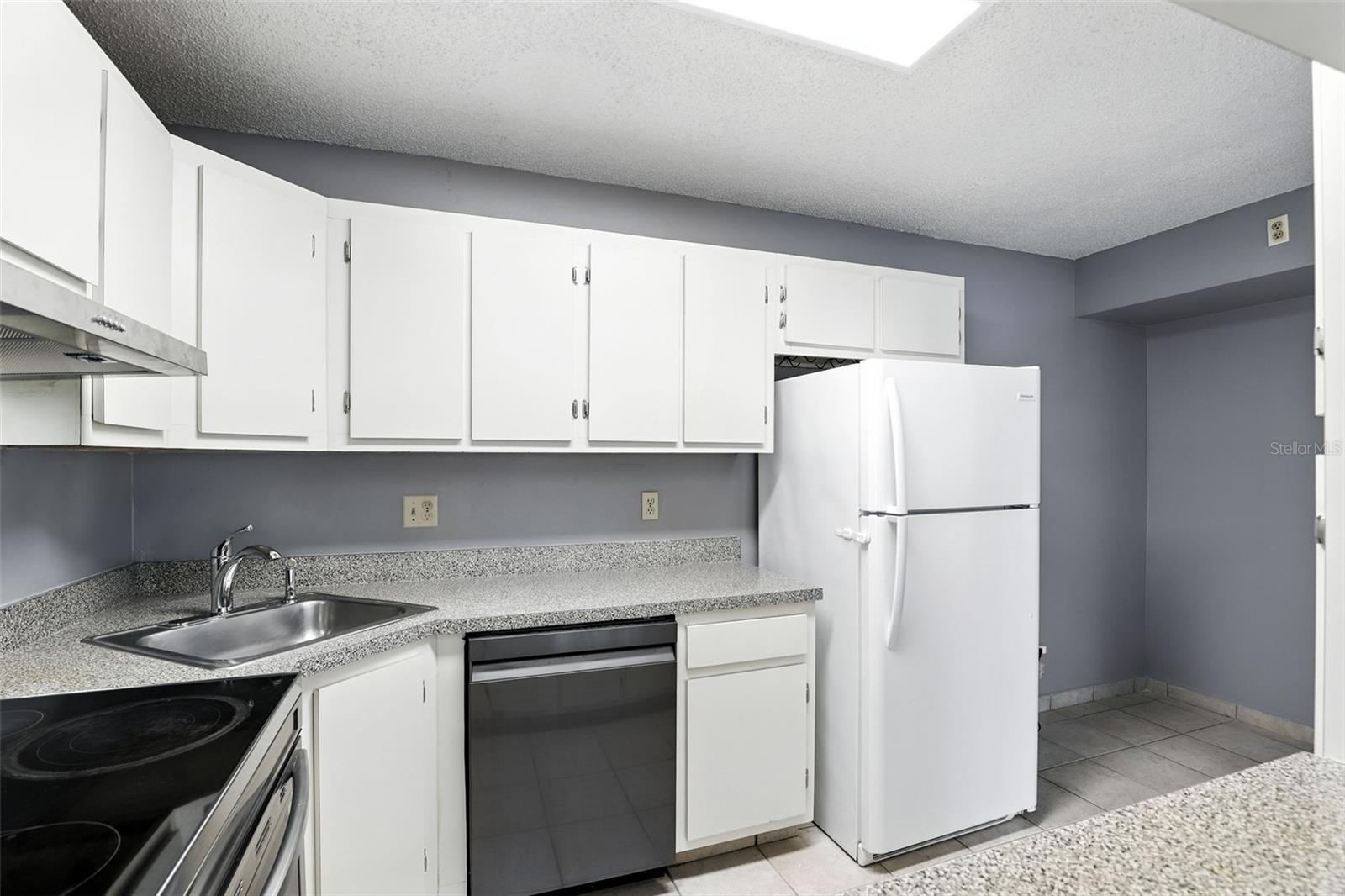 Image 11 of 28 For 8201 Sun Spring Circle B1