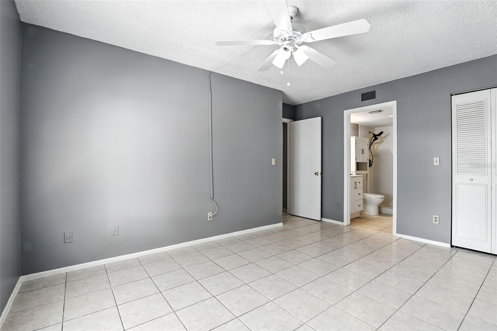 Image 15 of 28 For 8201 Sun Spring Circle B1