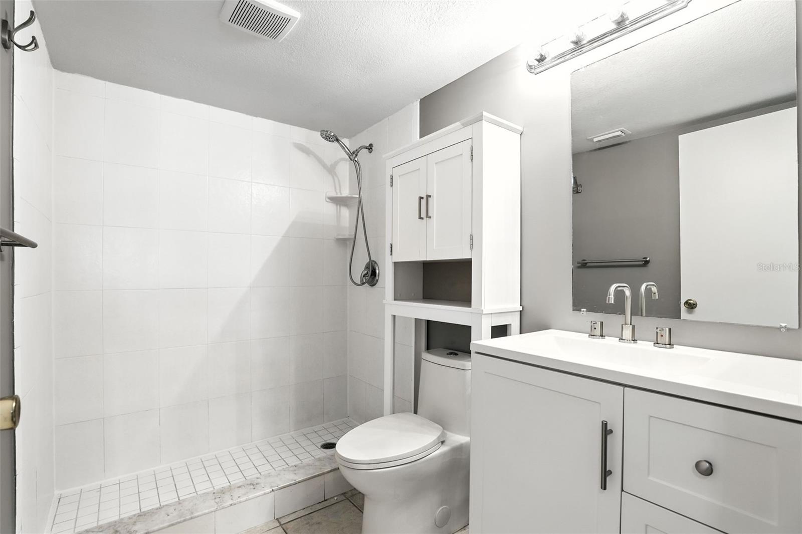 Image 19 of 28 For 8201 Sun Spring Circle B1