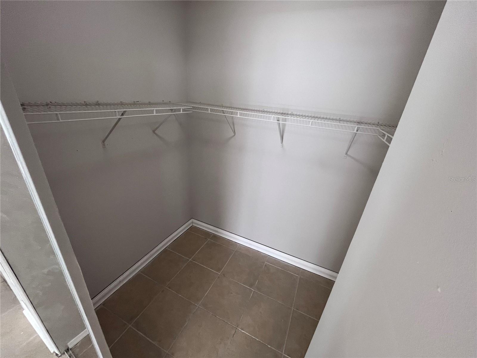 Image 6 of 8 For 5578 Metrowest Boulevard 105