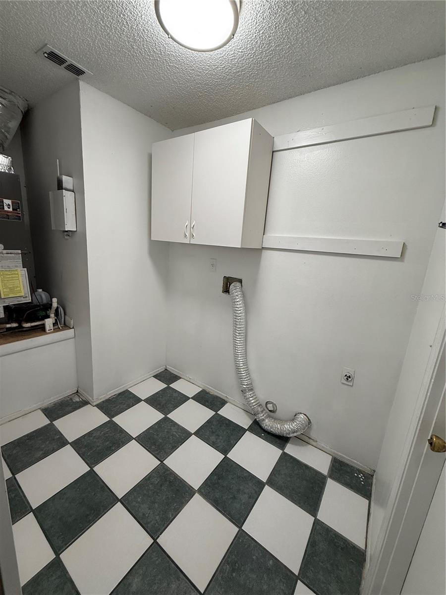 Image 15 of 17 For 10825 Bellamy Court