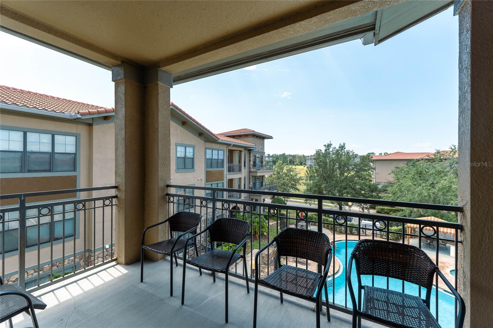 Image 18 of 34 For 903 Charo Parkway 831