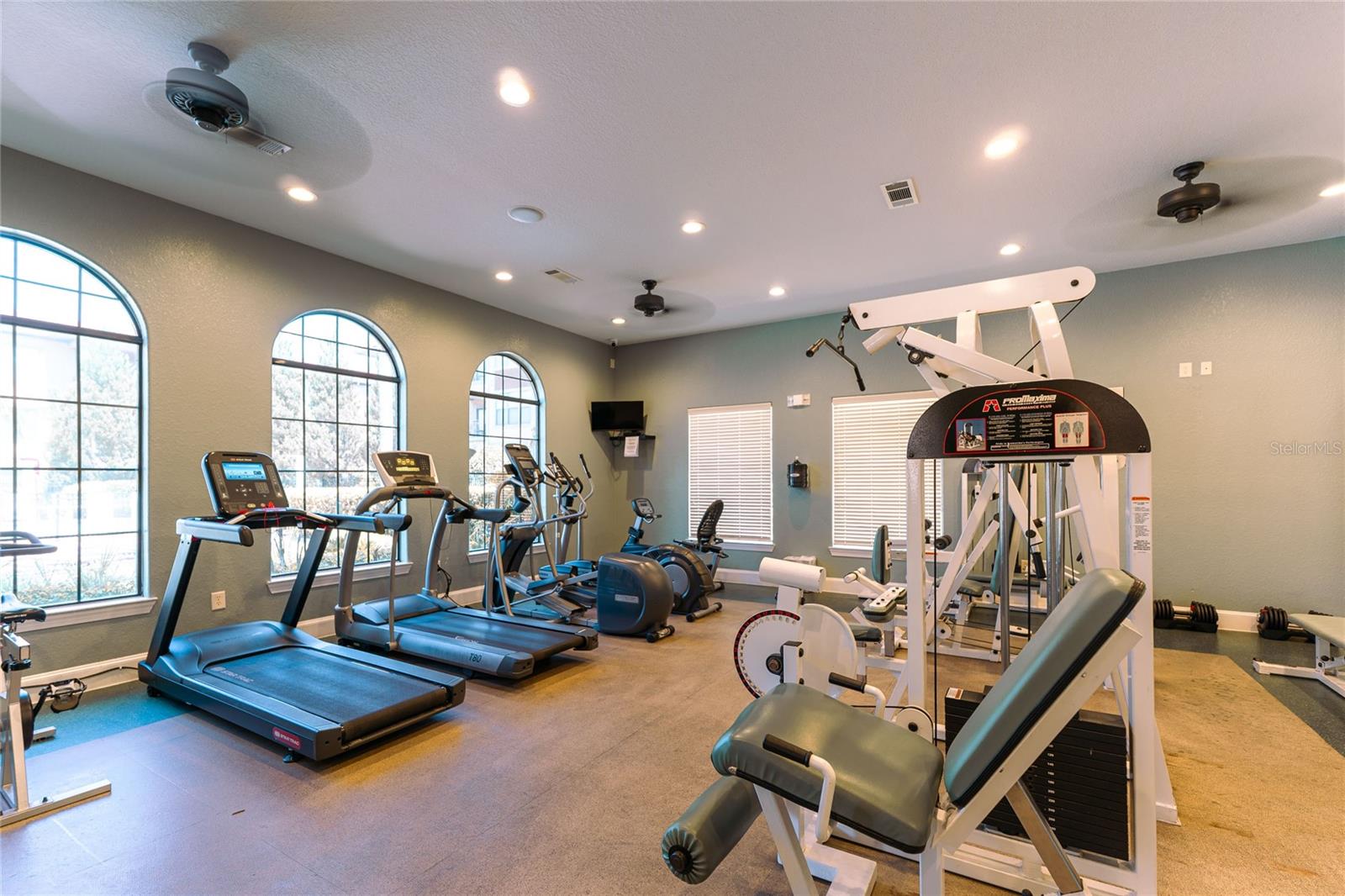 Image 27 of 34 For 903 Charo Parkway 831