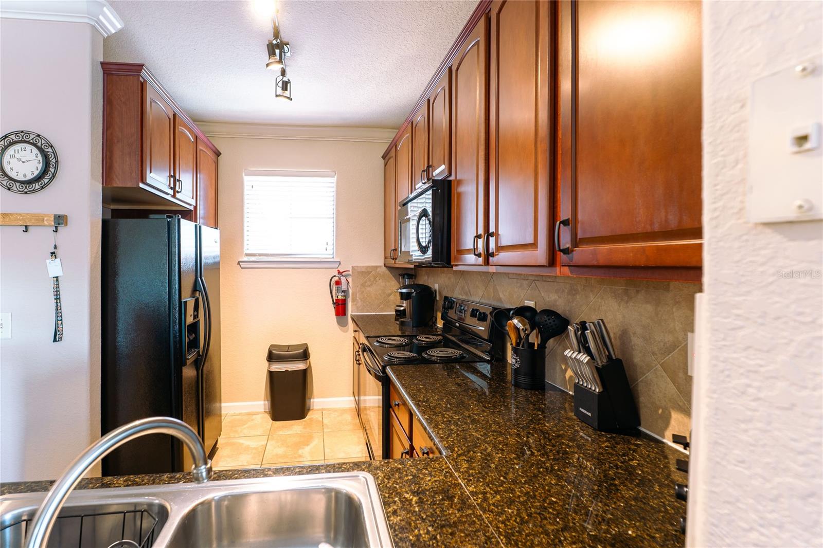 Image 3 of 34 For 903 Charo Parkway 831