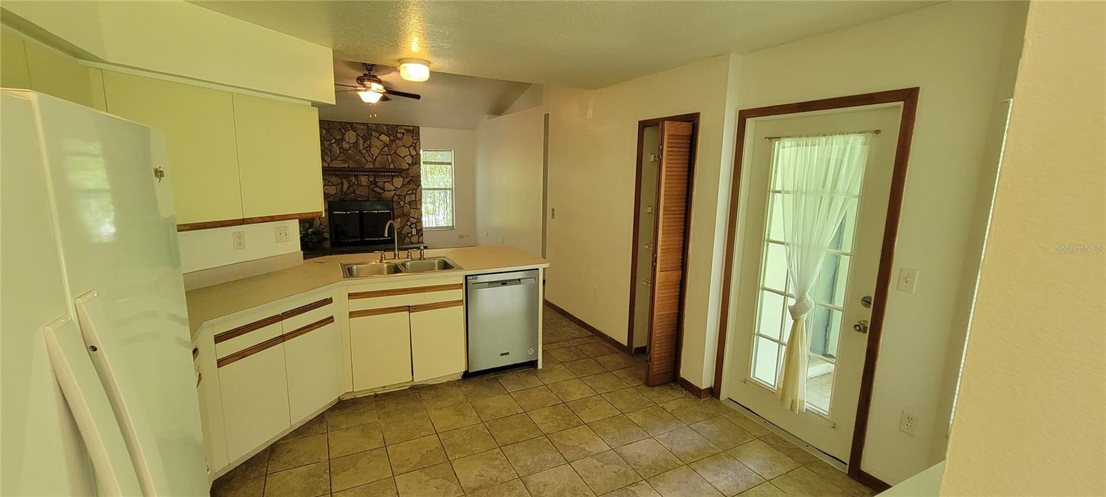 Image 11 of 13 For 7458 Carillon Avenue