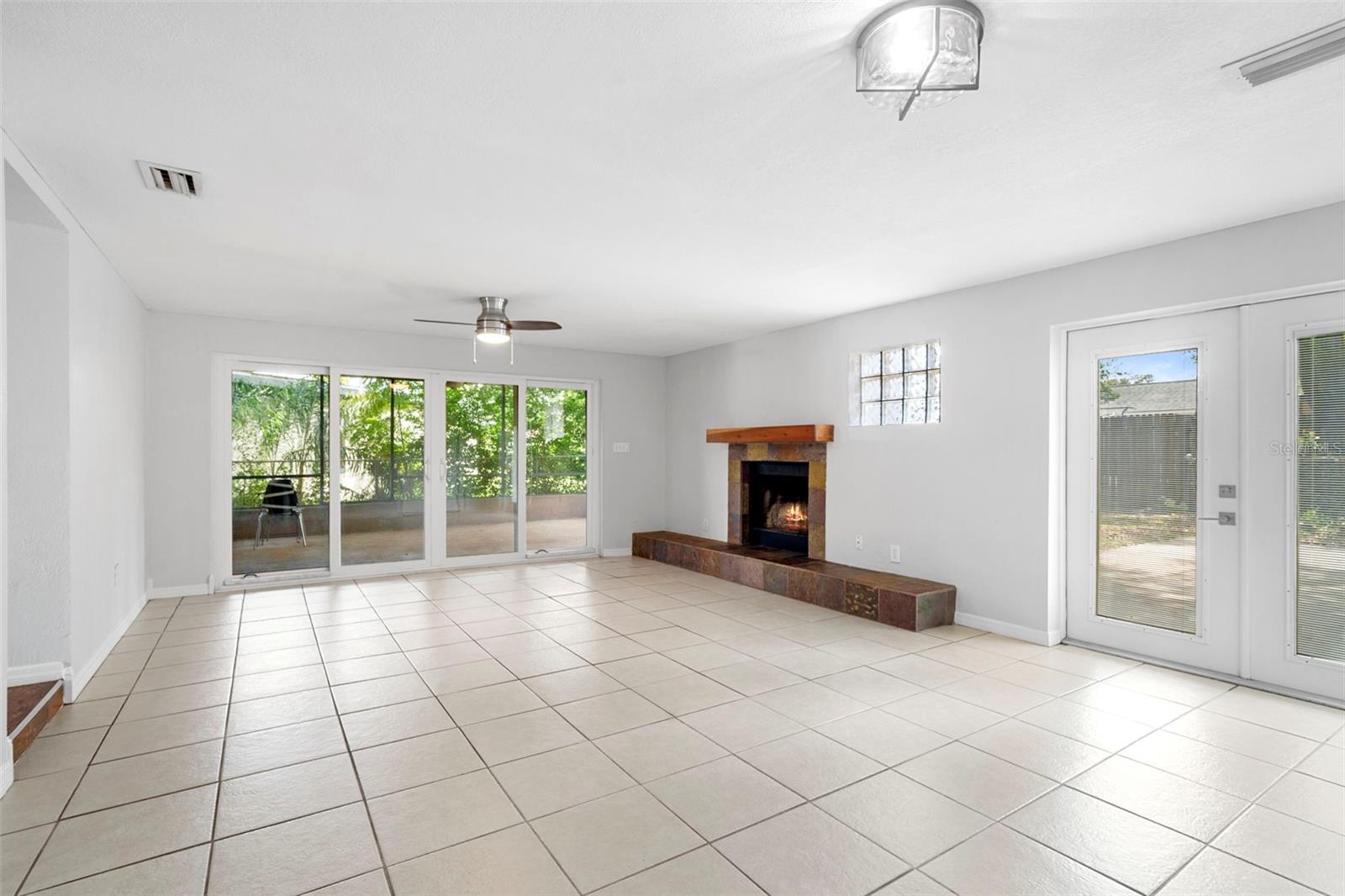 Image 20 of 49 For 6322 Appian Way