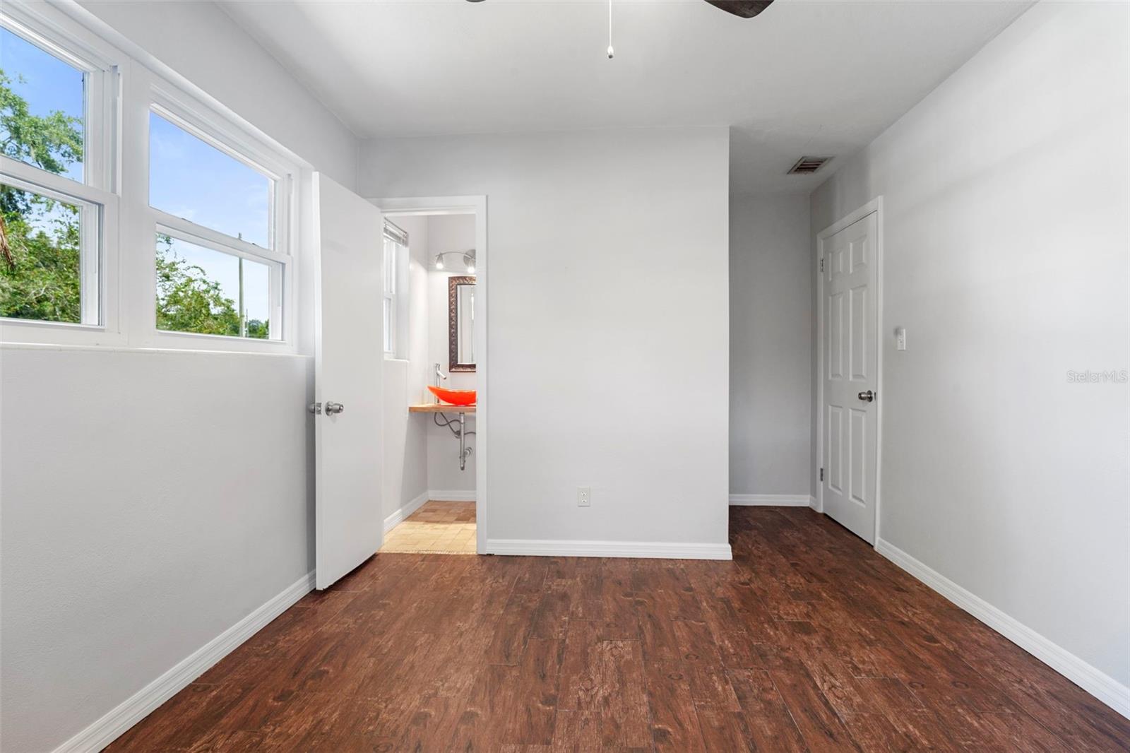 Image 38 of 49 For 6322 Appian Way
